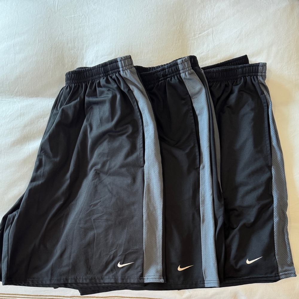 Nike Men's Black and Gray Athletic Shorts